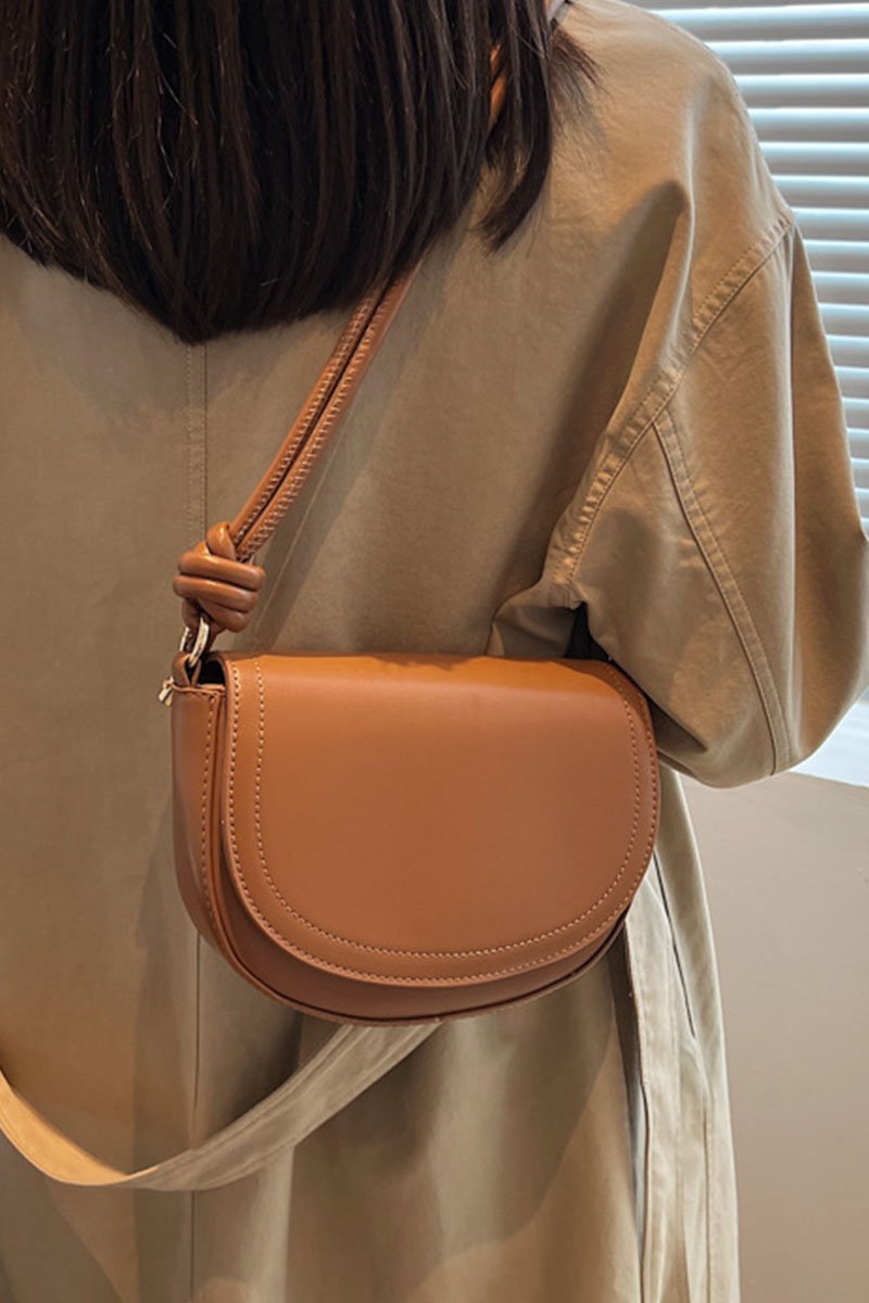 LEATHER RETRO BUCKLE SHOULDER BAG