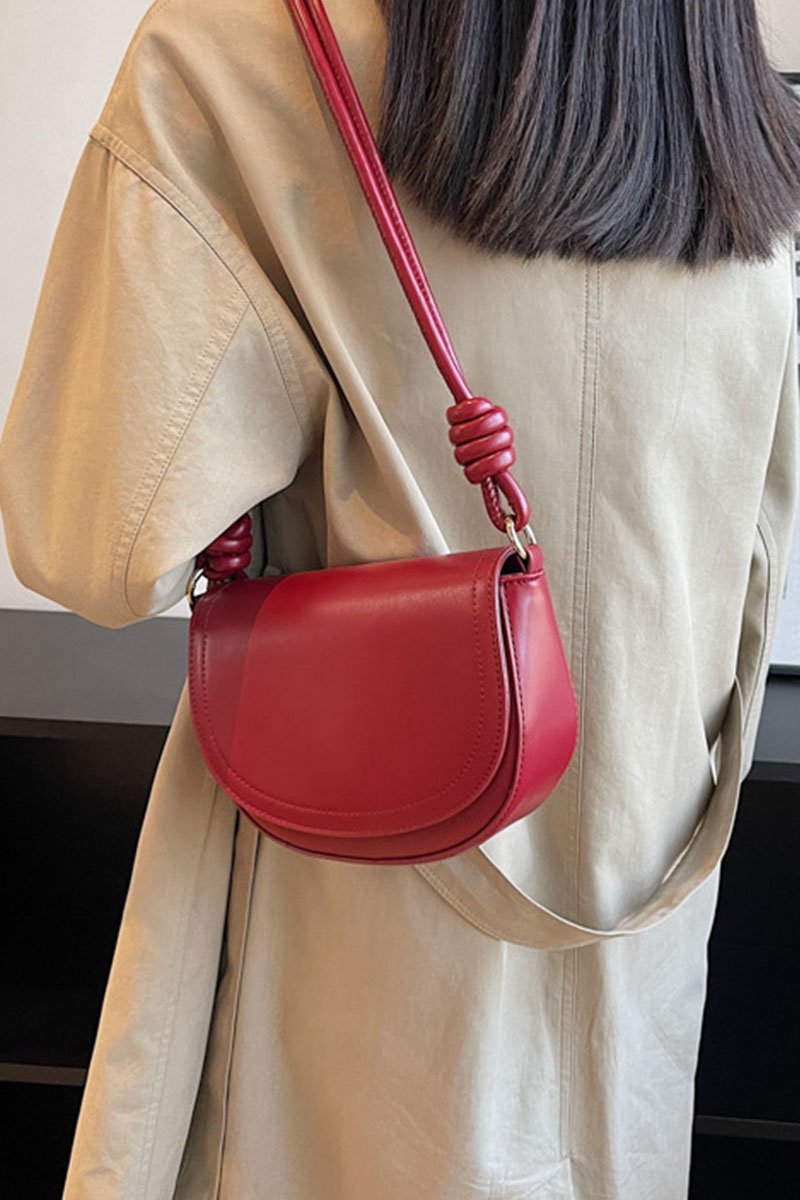 LEATHER RETRO BUCKLE SHOULDER BAG