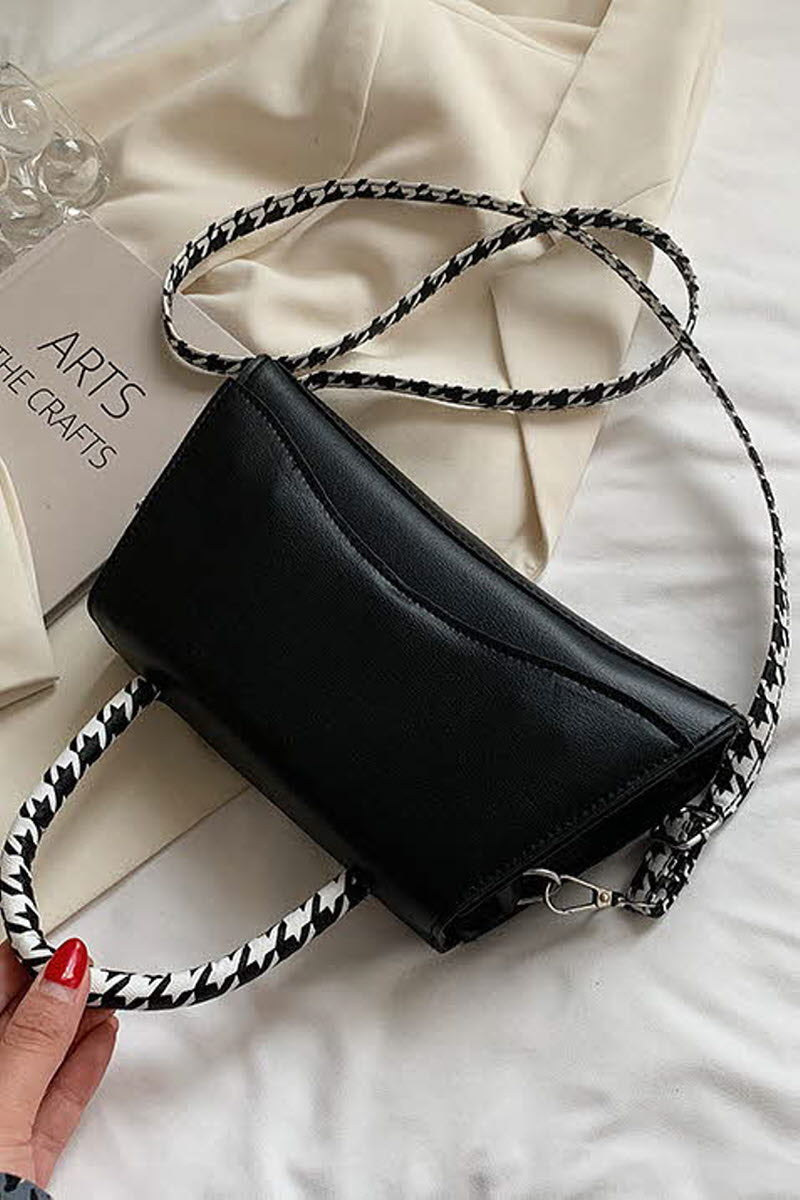 ONE SHOULDER MESSENGER SMALL SQUARE BAG