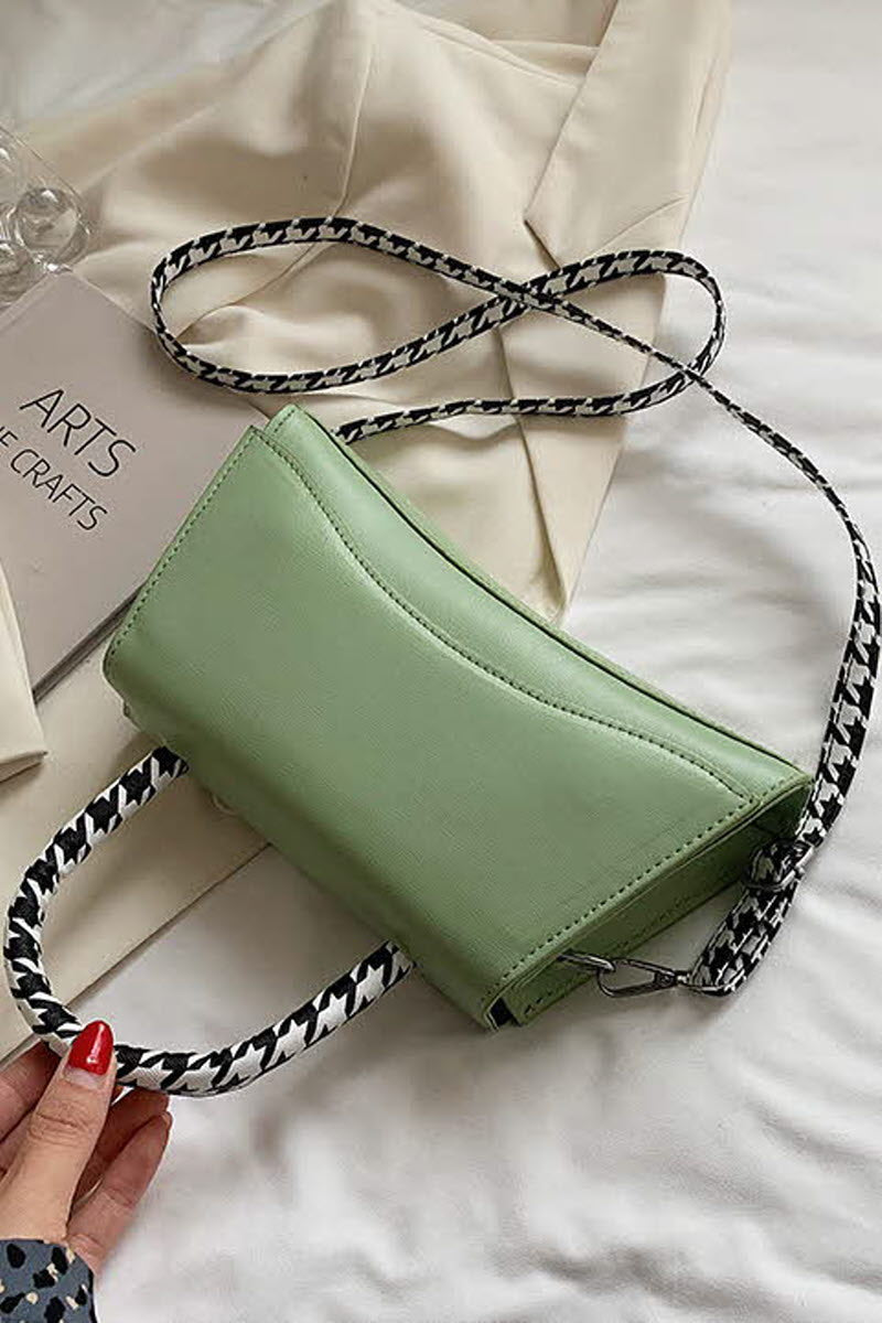 ONE SHOULDER MESSENGER SMALL SQUARE BAG