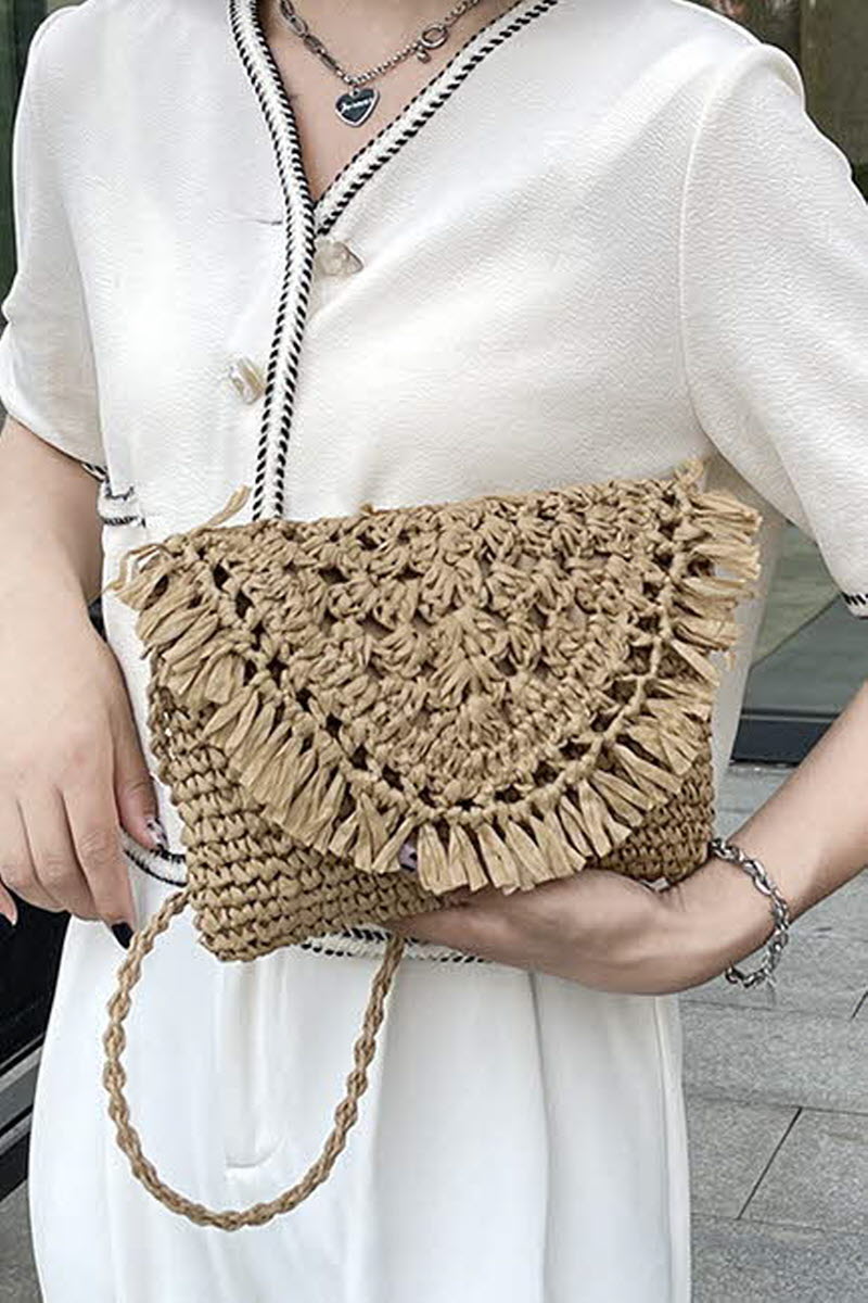 STRAW WOVEN TASSEL DECORATIVE SHOULDER BAG