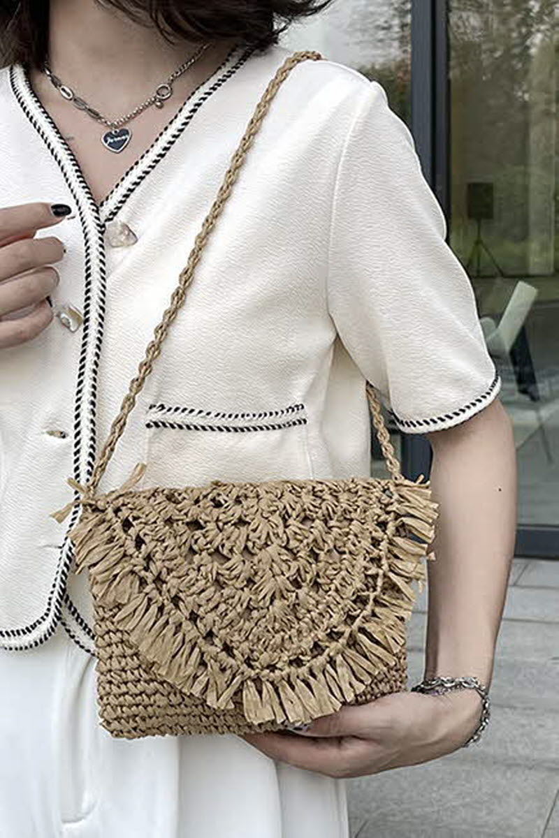 STRAW WOVEN TASSEL DECORATIVE SHOULDER BAG