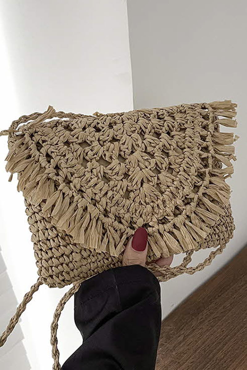 STRAW WOVEN TASSEL DECORATIVE SHOULDER BAG