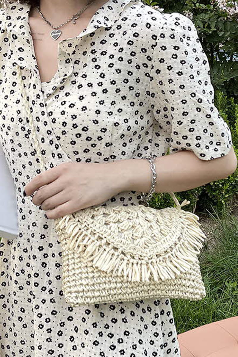 STRAW WOVEN TASSEL DECORATIVE SHOULDER BAG