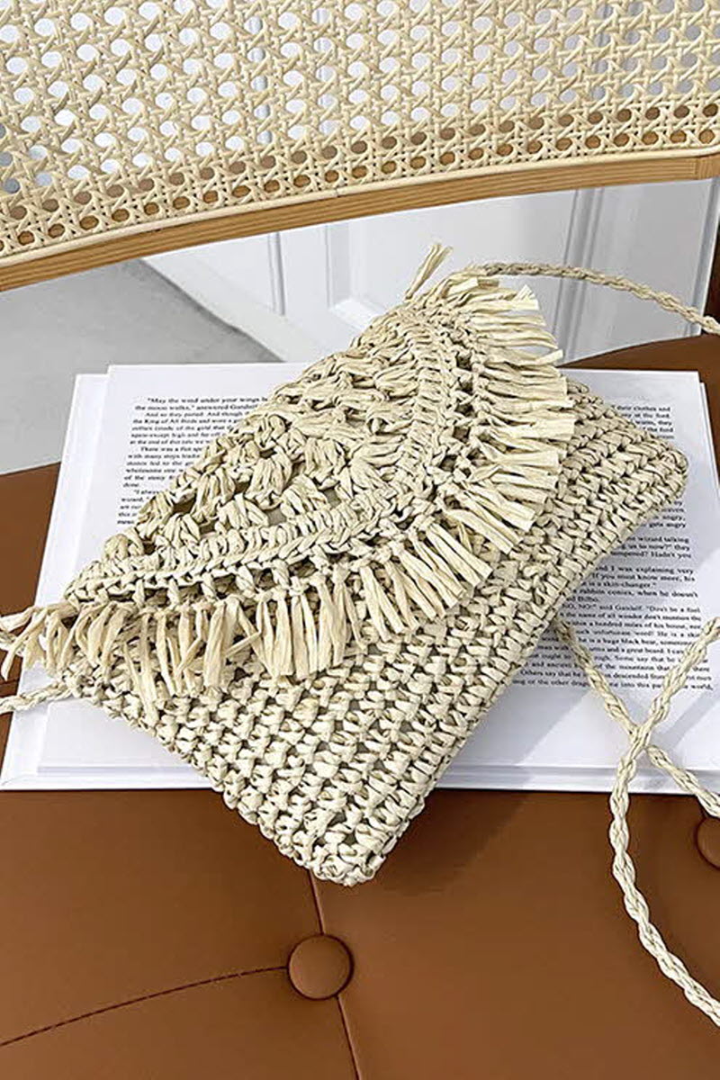 STRAW WOVEN TASSEL DECORATIVE SHOULDER BAG