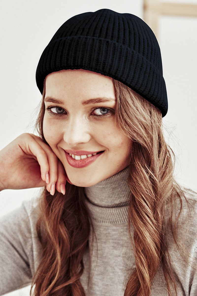 SOLID KNIT BEANIE