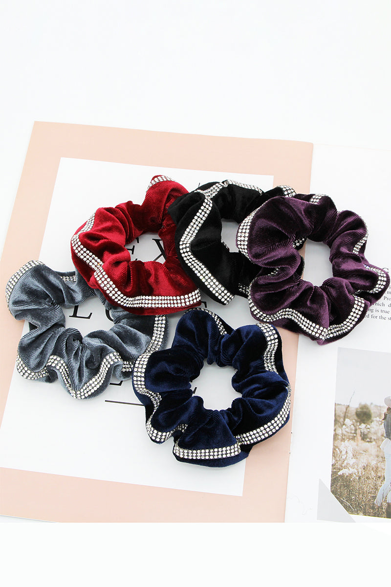 SOLID COLOR VELVET SCRUNCHIE