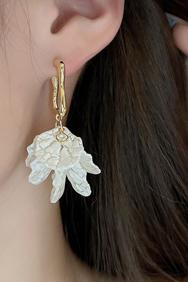 SWEET PLEATED FLOWER EARRINGS