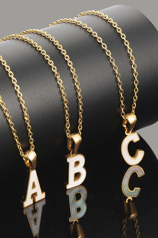 ALPHABET PENDANT FASHION NECKLACE