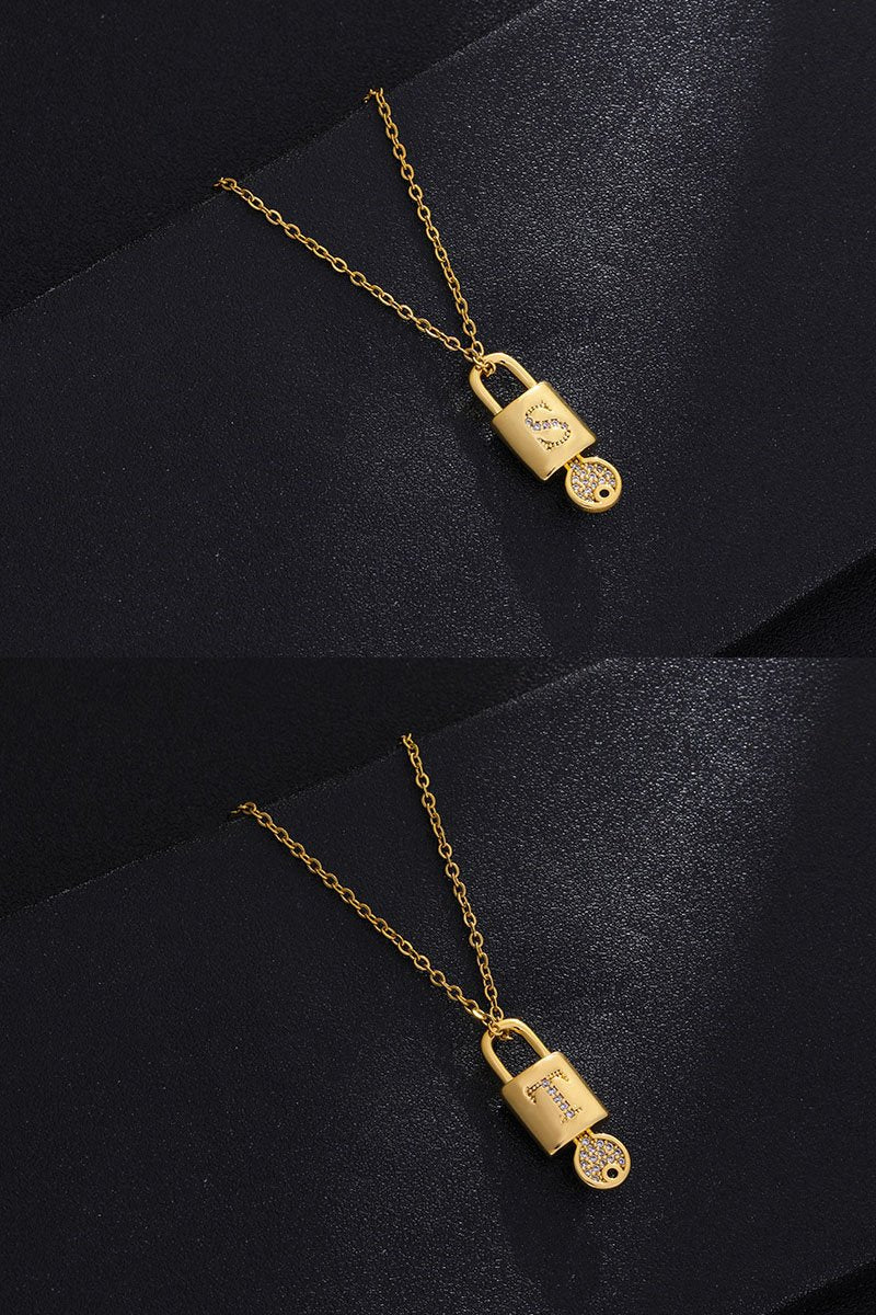 ALPHABET INITIAL PANDANT NECKLACE