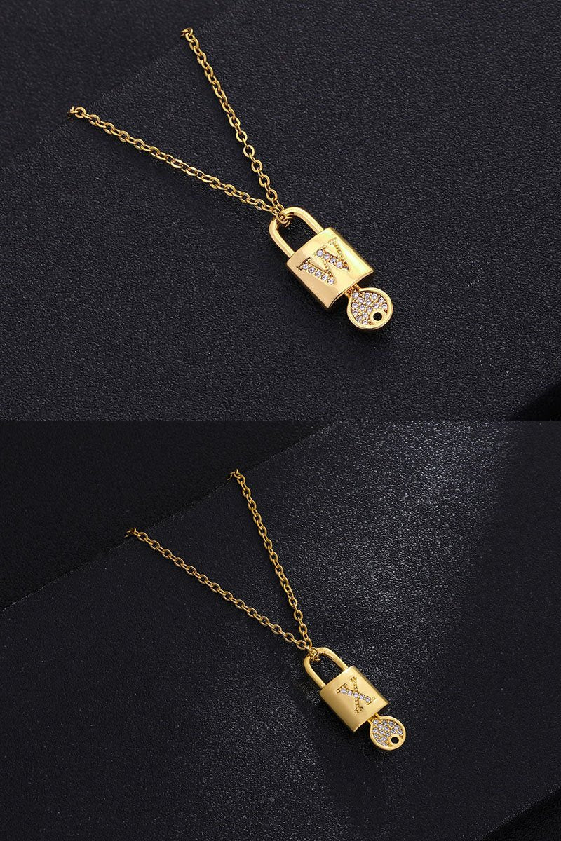 ALPHABET INITIAL PANDANT NECKLACE