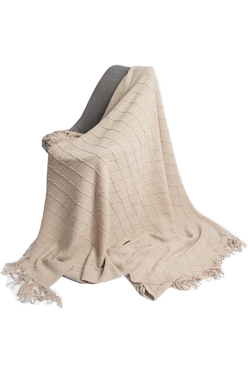 TASSEL DETAILED QUILTED COZY BLANKET