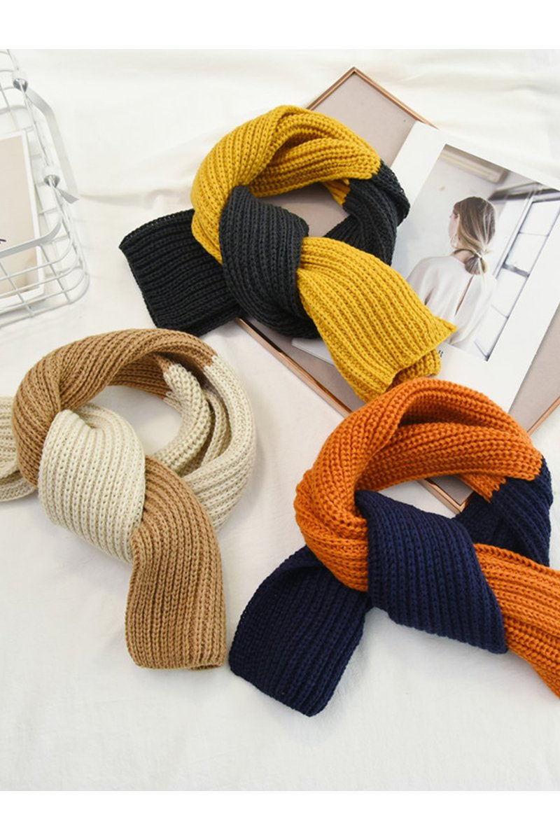 COLOR BLOCKED WAFFLE KNIT COZY SCARF