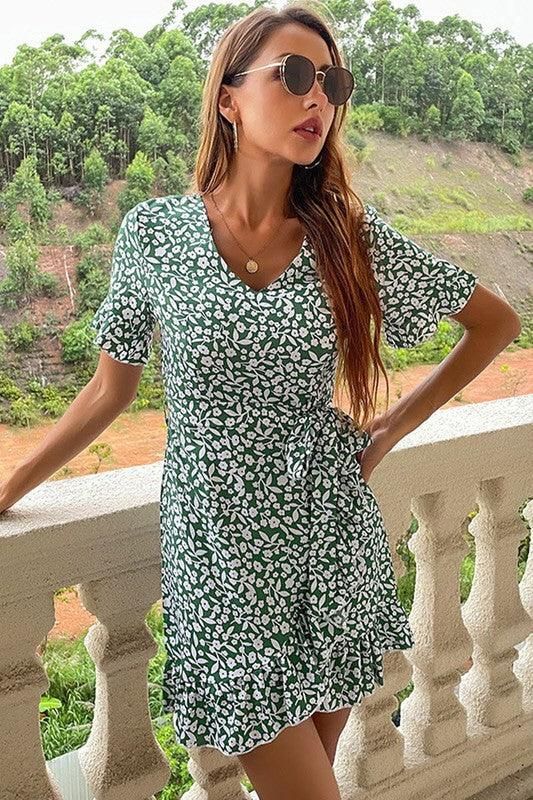 SHORT SLEEVED LACE UP WAIST V NECK FLORAL DRESS - Doublju