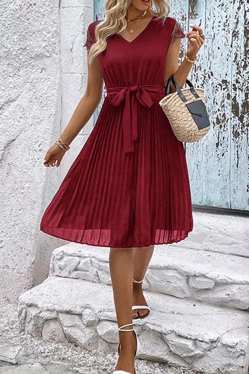 LACE DETAILED SLEEVELESS V NECK DRESS - Doublju