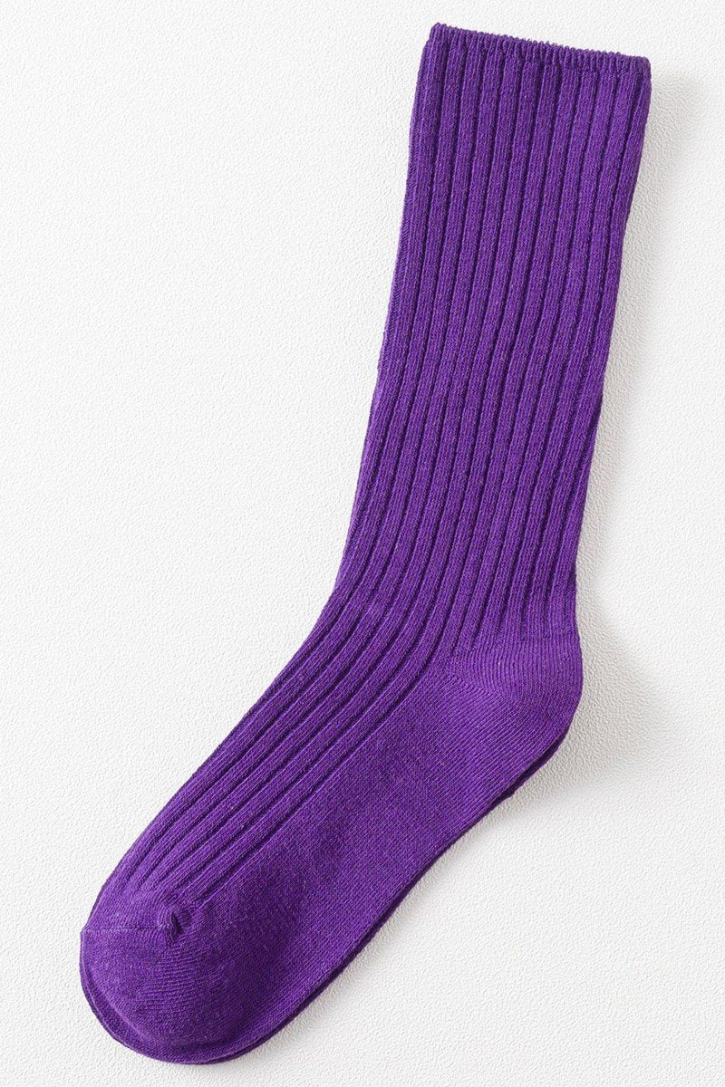 SOLID COLOR VERTICAL LINE SOCKS