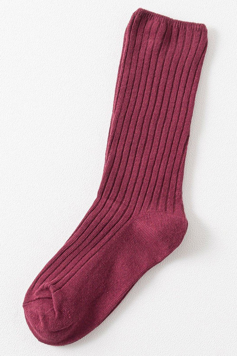 SOLID COLOR VERTICAL LINE SOCKS