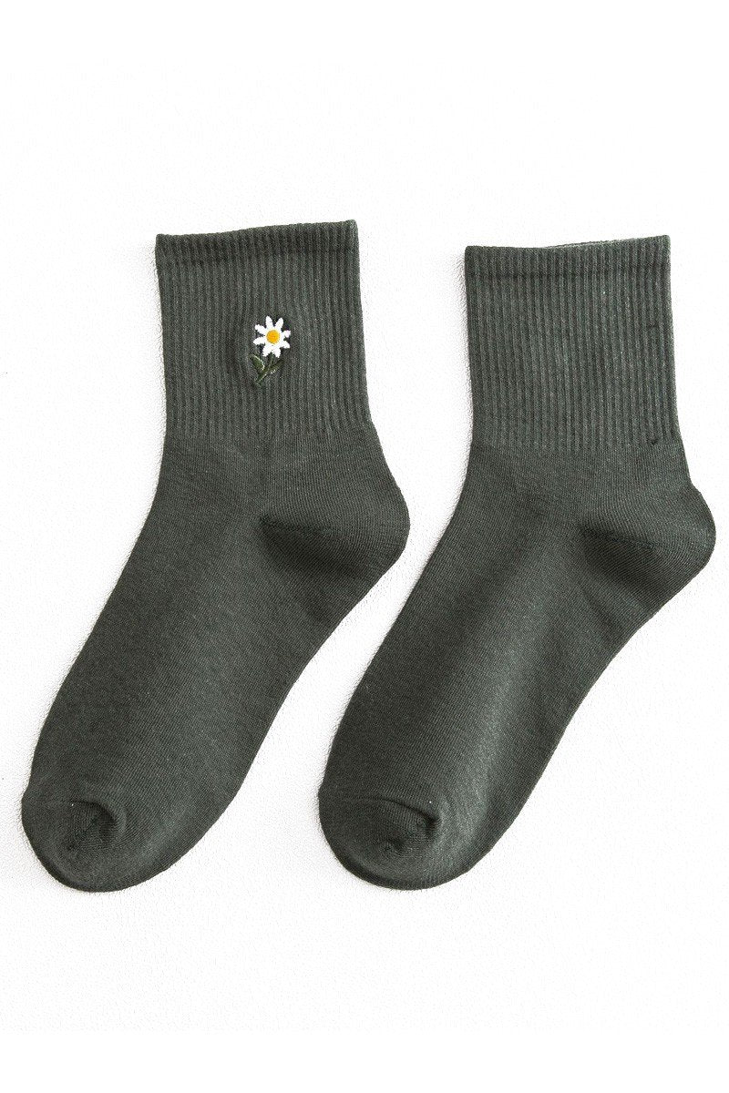 FLOWER EMBROIDERY TRENDY SOCKS