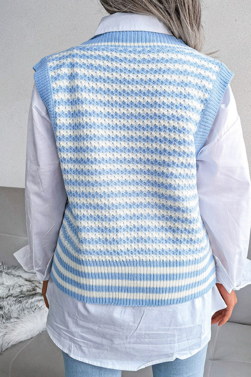 WOMEN CROSS BUTTON PATTERNED KNIT VEST