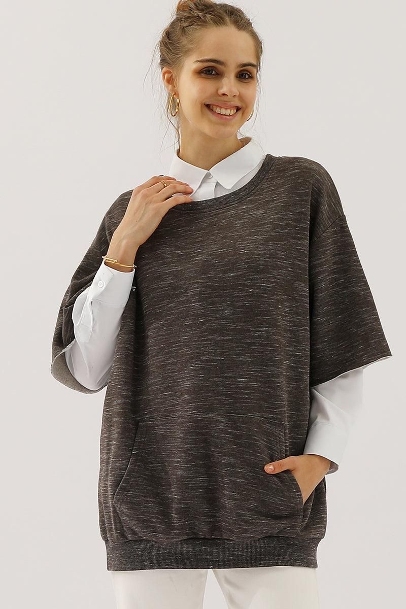 OVERSIZED SWEATSHIRT WITH KANGAROO POCKET - Doublju