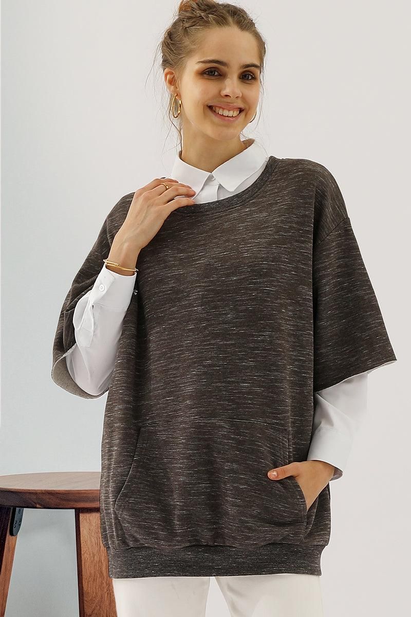 OVERSIZED SWEATSHIRT WITH KANGAROO POCKET - Doublju