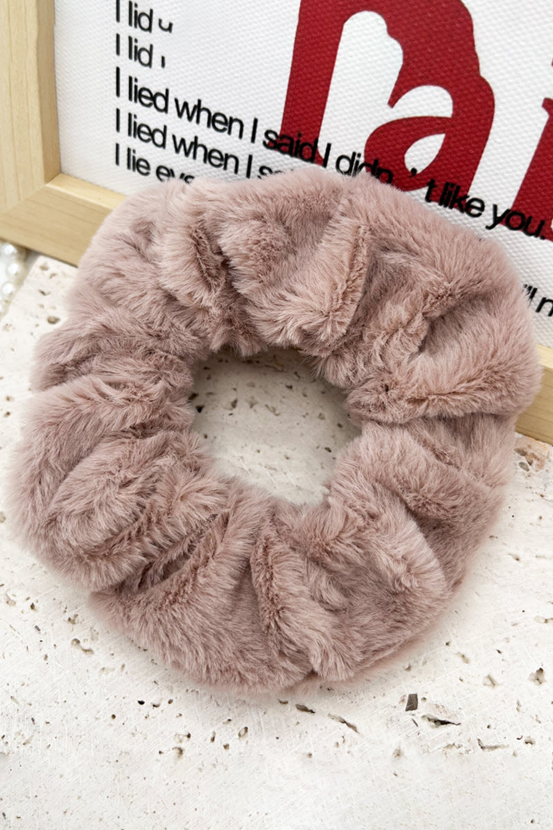 FLUFFY PLEATED SCRUNCHIE HAIR TIE