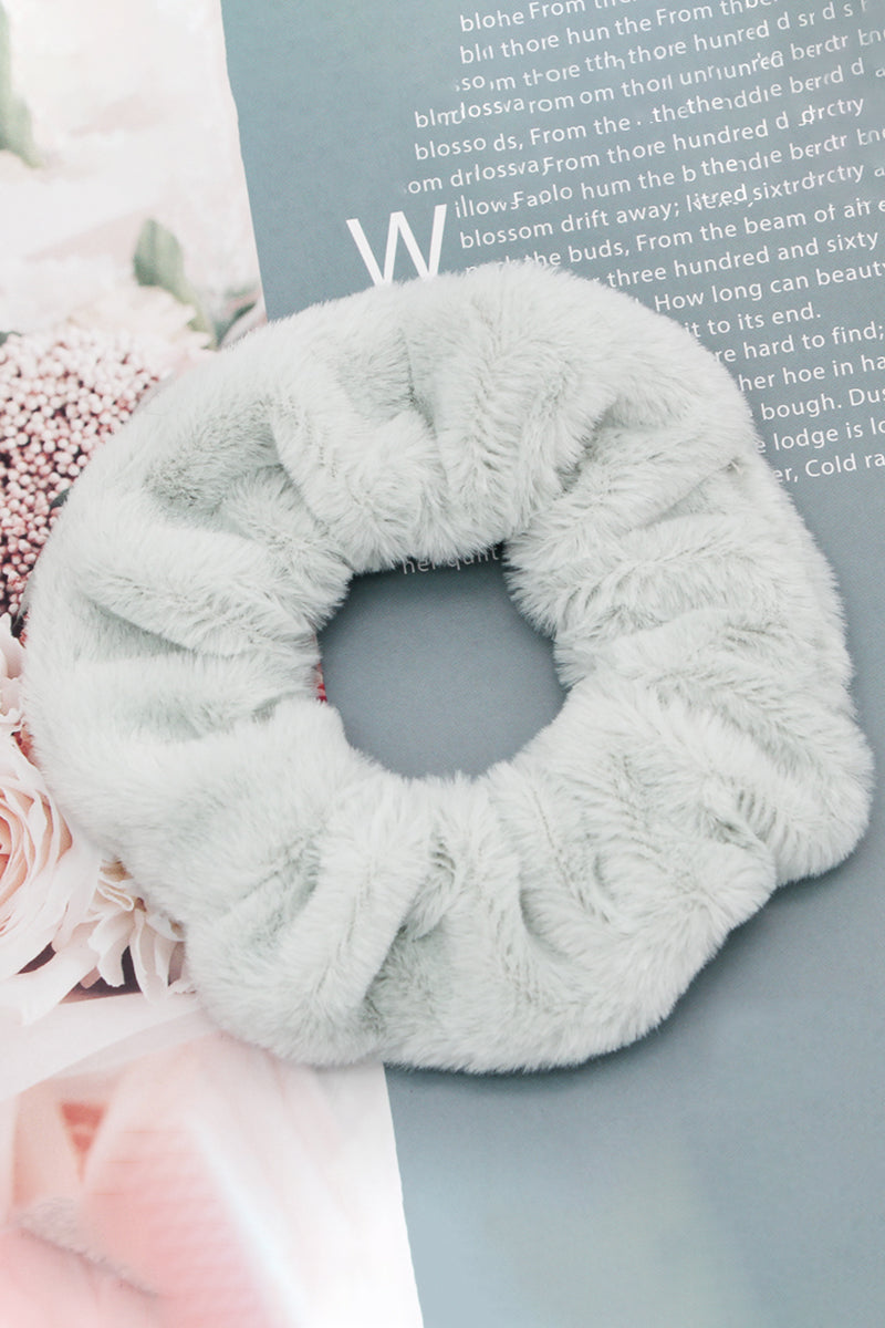 FLUFFY PLEATED SCRUNCHIE HAIR TIE