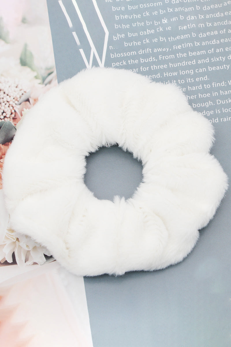 FLUFFY PLEATED SCRUNCHIE HAIR TIE