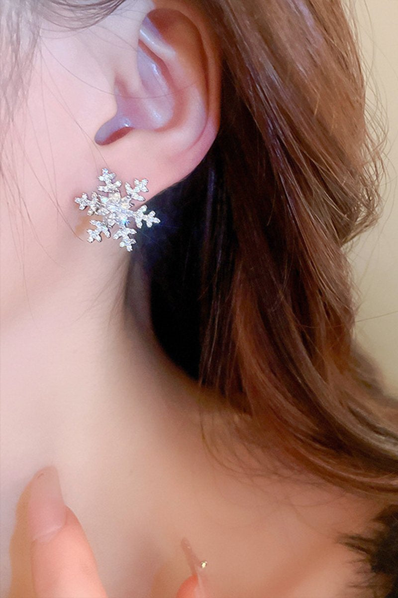 SNOW STUD EARRINGS