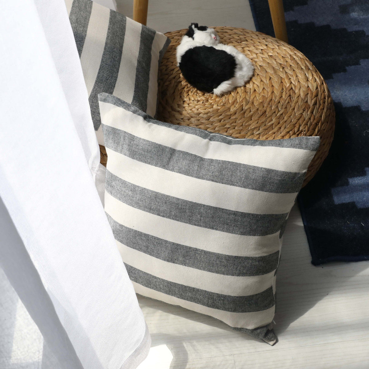 STRIPE PATTERN COSY PILLOW COVER CASE